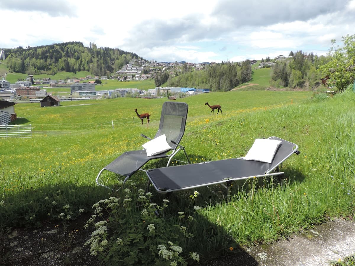 2.5 Zimmer möbliert · Zug, Einsiedeln