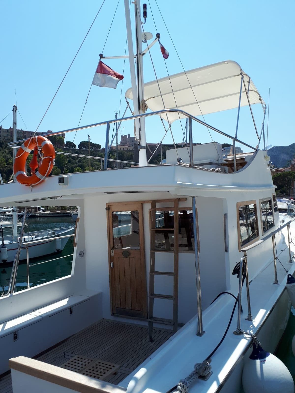„Sonne und Meer“
Wunderschönes 
Boot mit einem Schlafzimmer in 
Monaco