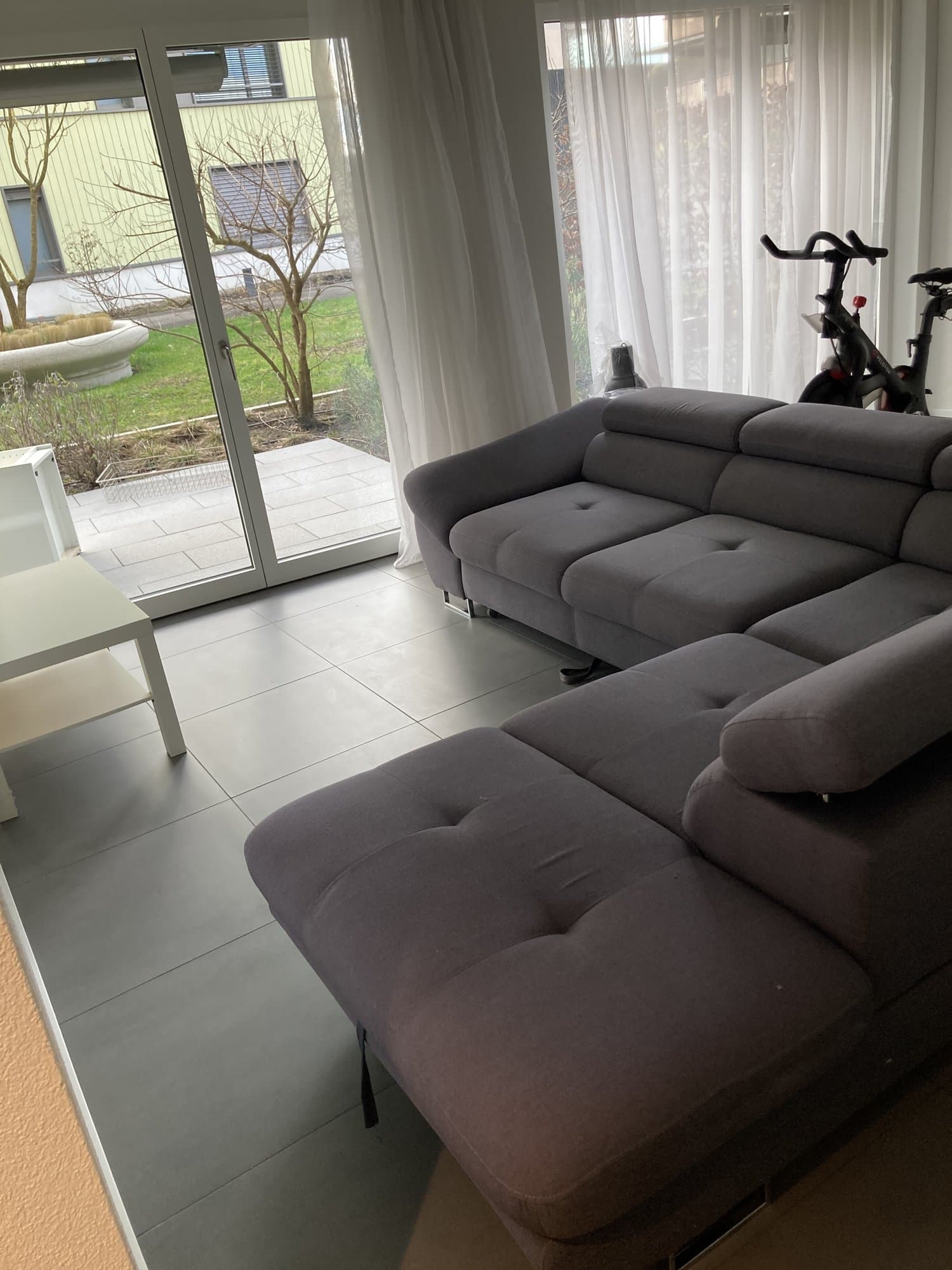 2½ ZI-WOHNUNG IN FREIENBACH (SZ), MÖBLIERT, TEMPORÄR