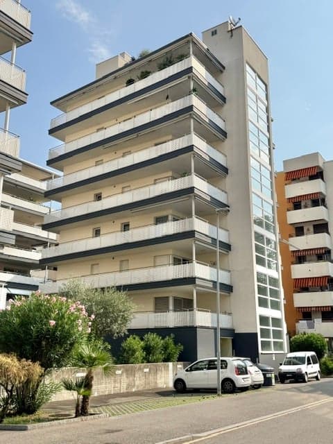 AFFITTASI A LOCARNO - Appartamento arredato di 4.5 locali al 2°piano