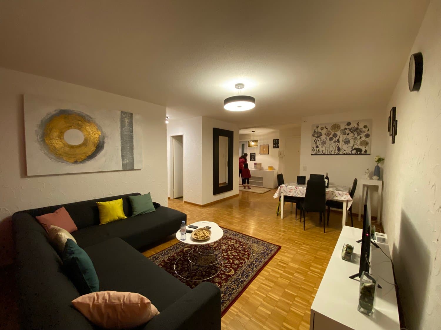 🌇 Fully Furnished 4.5-Room Apartment in Opfikon | Short-Term Rental | Balcony | Private Laundry